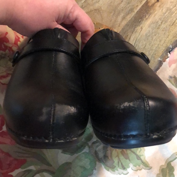 DANSKO  size EU42 US11.5-12  Pull-on Clogs Black Leather Strap Detail $109 MSRP - Picture 8 of 16